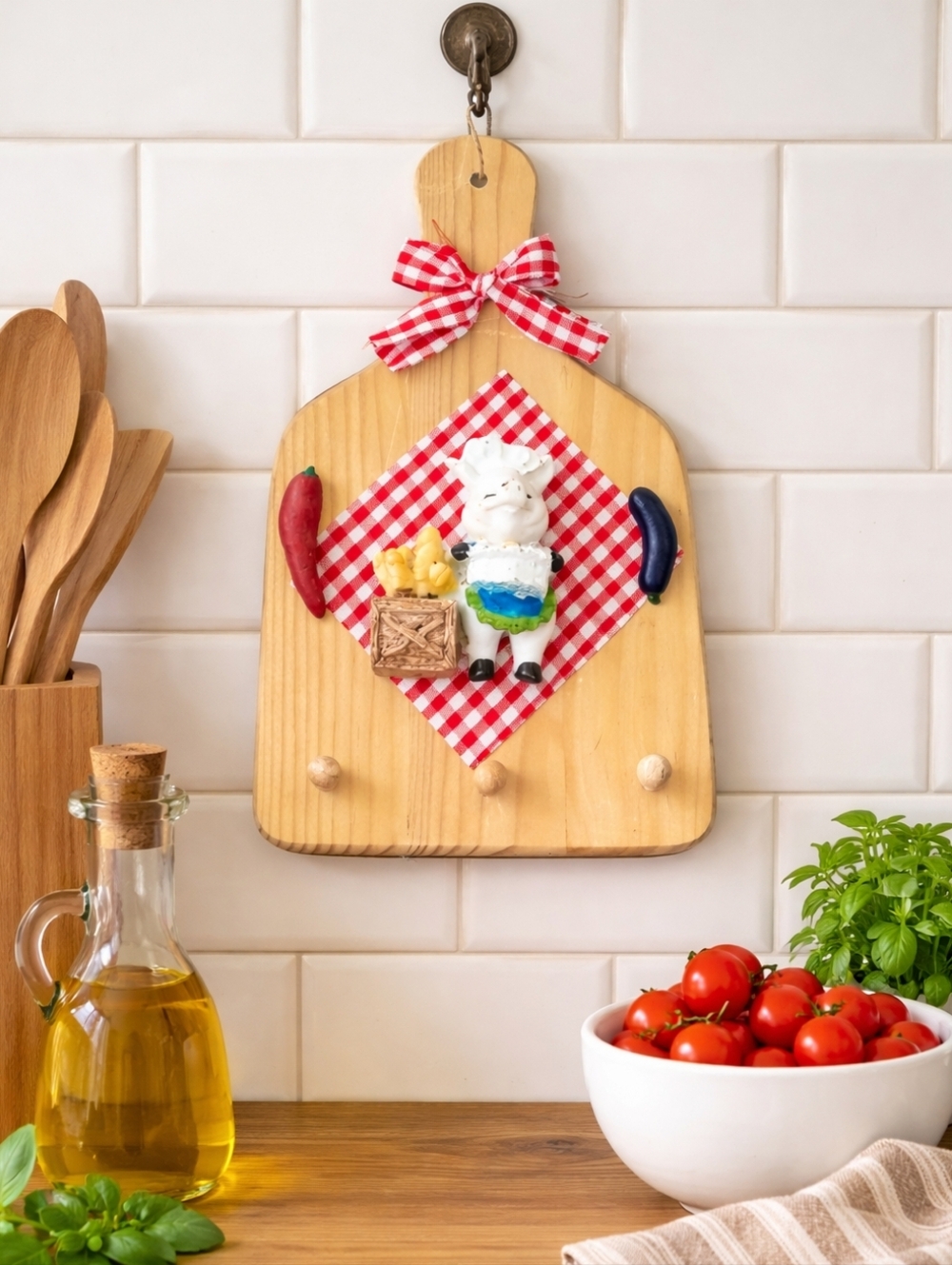 Farmhouse Pig Chef Cutting Board Wall Decor | Rustic Kitchen Plaque w/ Hooks